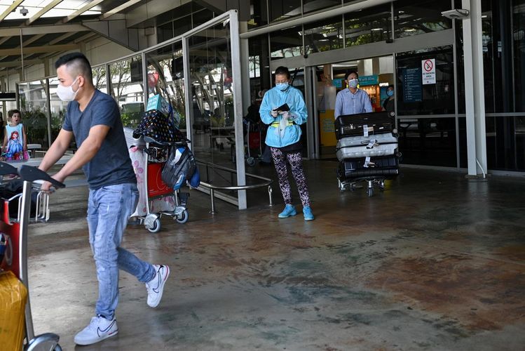 Australia says borders likely to stay closed until 2021