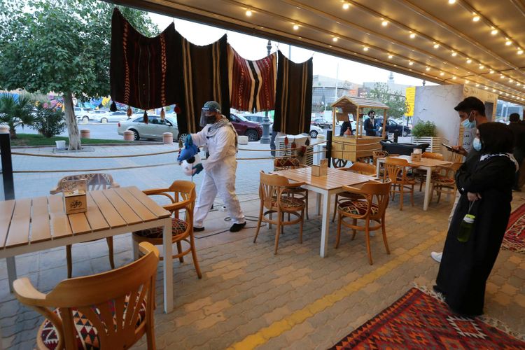Saudi Arabia to lift nationwide curfew, resume economic activities from Sunday