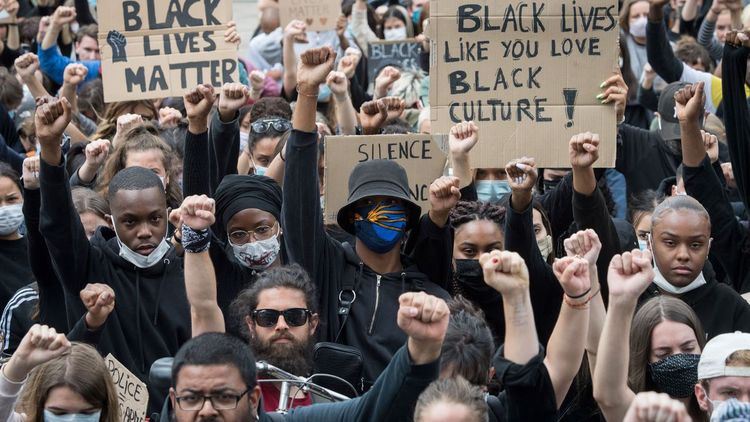 Multiple people reported stabbed in reading park amid BLM protests, police, ambulance on scene