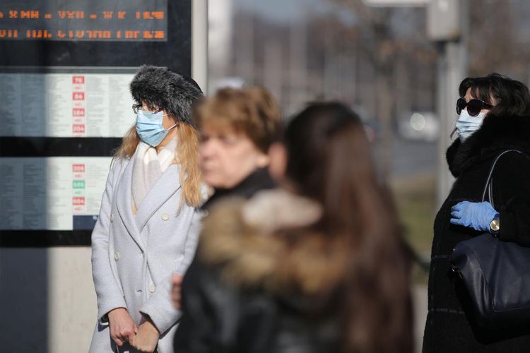 Bulgaria makes face masks compulsory again