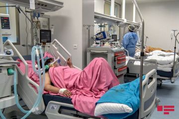 Bellicose patients, selfless doctors: They “fight” together against COVID-19 - PHOTOSESSION