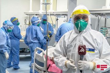 Bellicose patients, selfless doctors: They “fight” together against COVID-19 - PHOTOSESSION