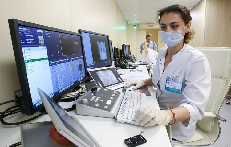  Top doctor: Cancer patients receiving chemotherapy tolerate coronavirus easier