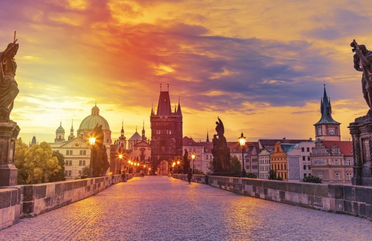 Czech coronavirus cases rise just as holidays start