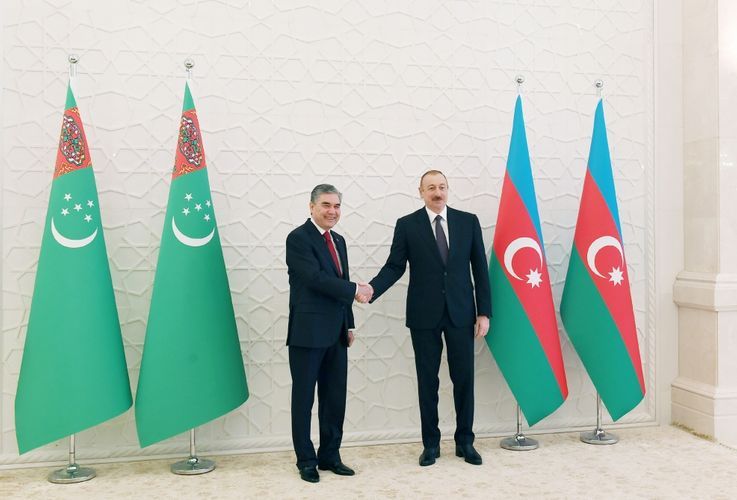 Azerbaijani president makes phone call to Turkmen counterpart