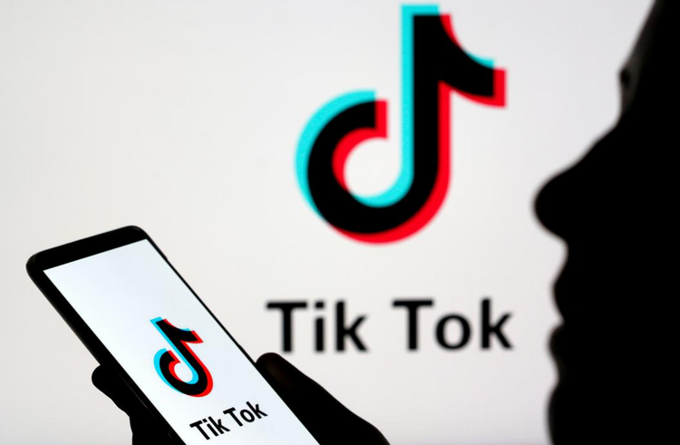 India bans 59 mostly Chinese apps amid border crisis