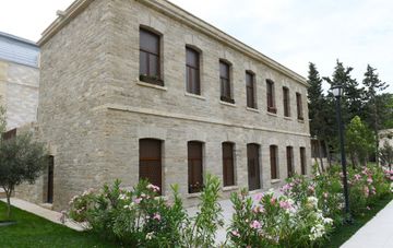President Ilham Aliyev and first lady Mehriban Aliyeva viewed restoration and conservation works carried out in a part of Icherisheher - PHOTO