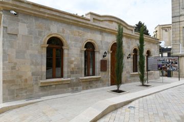President Ilham Aliyev and first lady Mehriban Aliyeva viewed restoration and conservation works carried out in a part of Icherisheher - PHOTO