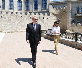 President Ilham Aliyev and first lady Mehriban Aliyeva viewed restoration and conservation works carried out in a part of Icherisheher - PHOTO