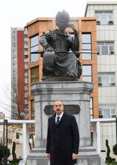 President Ilham Aliyev visited newly-built park where statue of Shah Ismail Khatai relocated - UPDATED