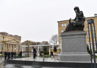 President Ilham Aliyev visited newly-built park where statue of Shah Ismail Khatai relocated - UPDATED