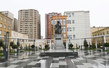 President Ilham Aliyev visited newly-built park where statue of Shah Ismail Khatai relocated - UPDATED