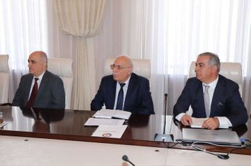 Azerbaijan’s Health Ministry holds extended meeting on coronavirus threat 