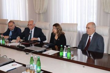 Azerbaijan’s Health Ministry holds extended meeting on coronavirus threat 