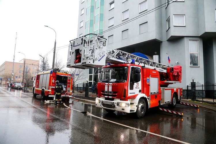Dozens of people evacuated from hotel in central Moscow because of fire