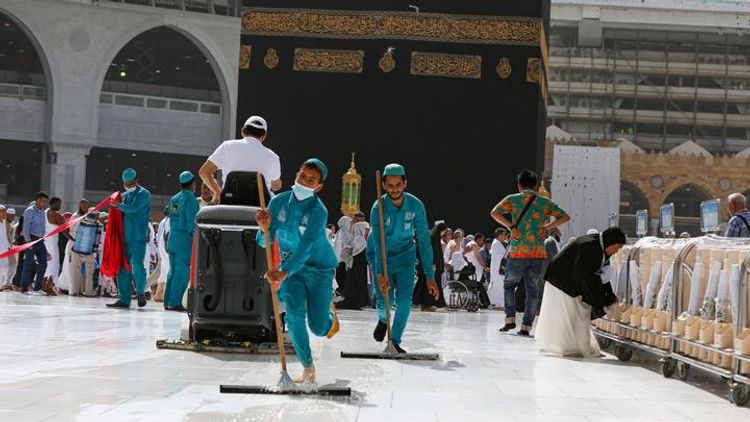 Saudi Arabia reopens Mecca, Medina holy sites after coronavirus closure