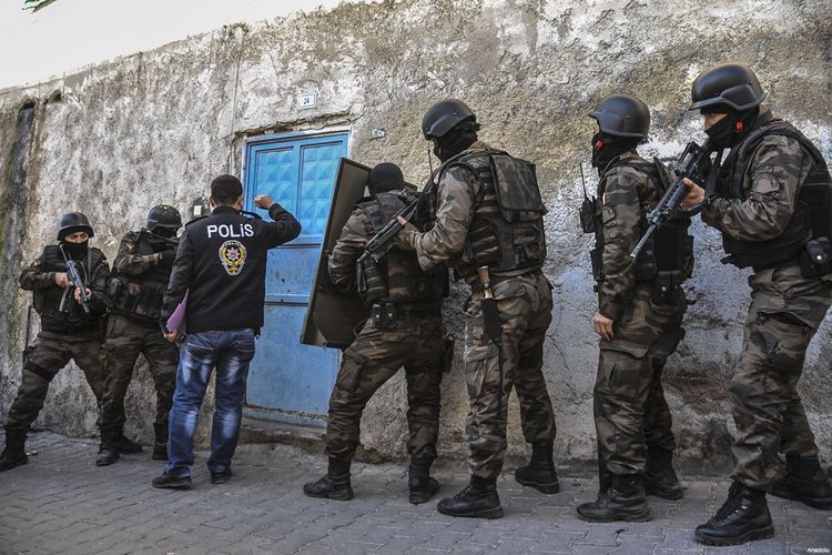 Turkey deports 2 German nationals over terror links