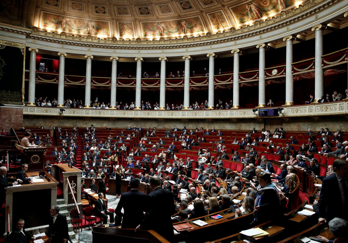 Coronavirus spreads in French parliament