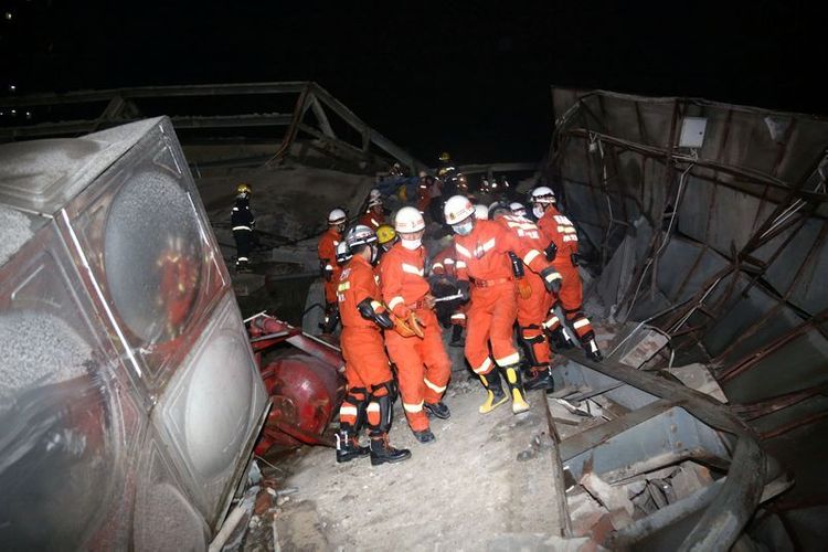 Four confirmed dead from collapsed China hotel used as quarantine site