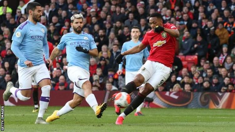 Anthony Martial Man Utd beat Man City to leave Liverpool two wins from title
