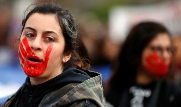 Thousands march in Spain on women's day despite coronavirus fears - PHOTO