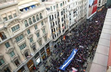 Thousands march in Spain on women's day despite coronavirus fears - PHOTO