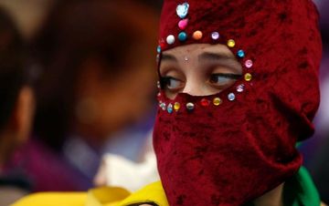 Thousands march in Spain on women's day despite coronavirus fears - PHOTO