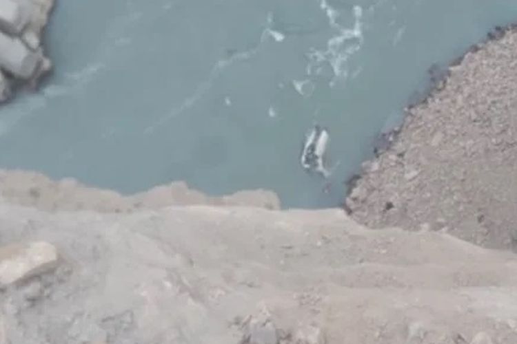 Twenty-six killed as bus plunges into ravine in Gilgit Baltistan