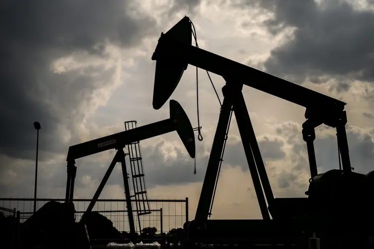 Saudi Arabia denies plans to wage price war with Russia on oil market