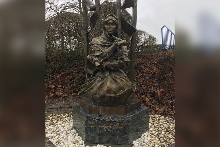 Restoration of Natavan’s monument in Belgium which exposed to vandalism, started