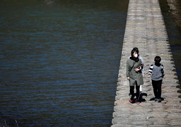 South Korea seeks to contain smaller outbreaks as new coronavirus cases slow