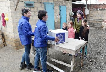 Heydar Aliyev Foundation presents Novruz holiday gifts to families, receiving targeted social assistance - PHOTO