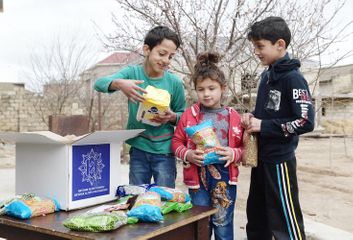 Heydar Aliyev Foundation presents Novruz holiday gifts to families, receiving targeted social assistance - PHOTO