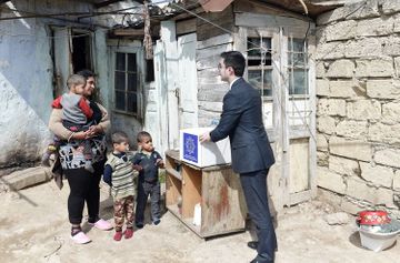 Heydar Aliyev Foundation presents Novruz holiday gifts to families, receiving targeted social assistance - PHOTO