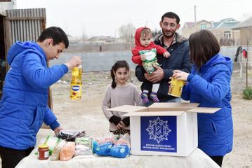 Heydar Aliyev Foundation presents Novruz holiday gifts to families, receiving targeted social assistance - PHOTO