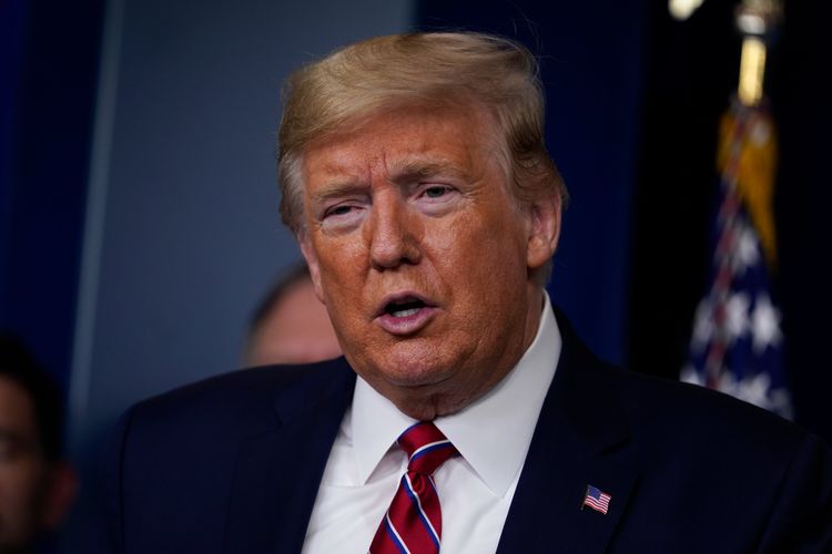 Trump says not considering national coronavirus lockdown