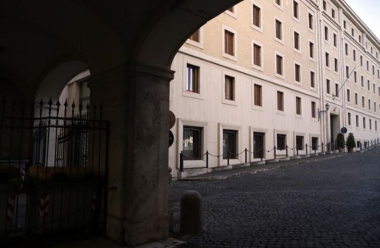 Vatican readies contingency plan against coronavirus in busy papal residence