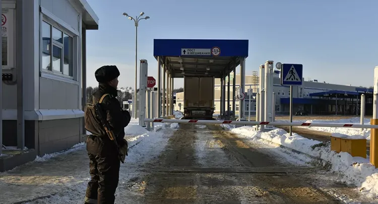 Russia closes border on March 30