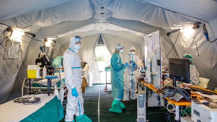 Portugal to treat migrants as residents during coronavirus crisis
