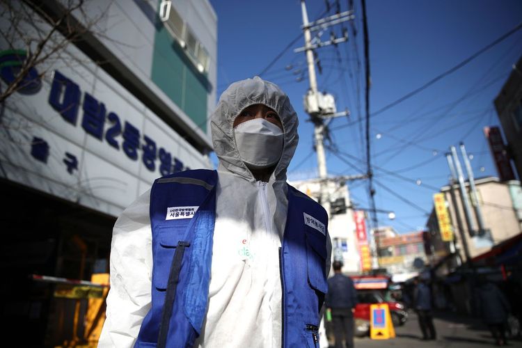 Getting better: China's new coronavirus cases trend lower