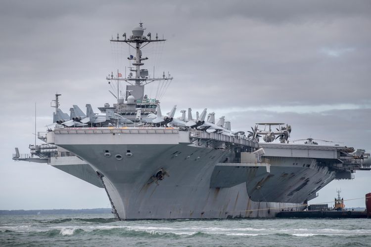 US Navy 'headed into choppy waters’ after virus outbreak on aircraft carrier, American admiral says