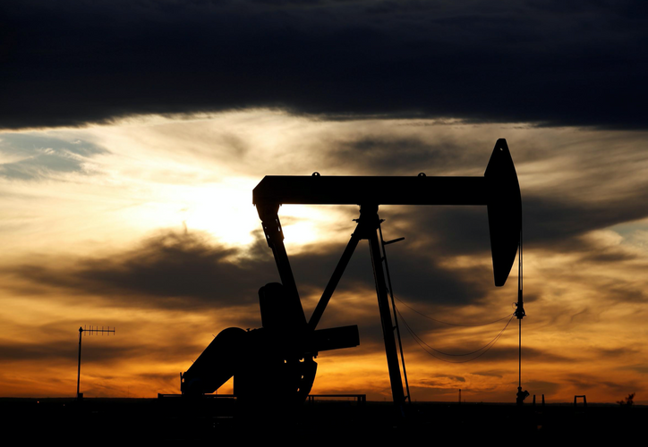 Crude oil futures drop at open on grim demand outlook