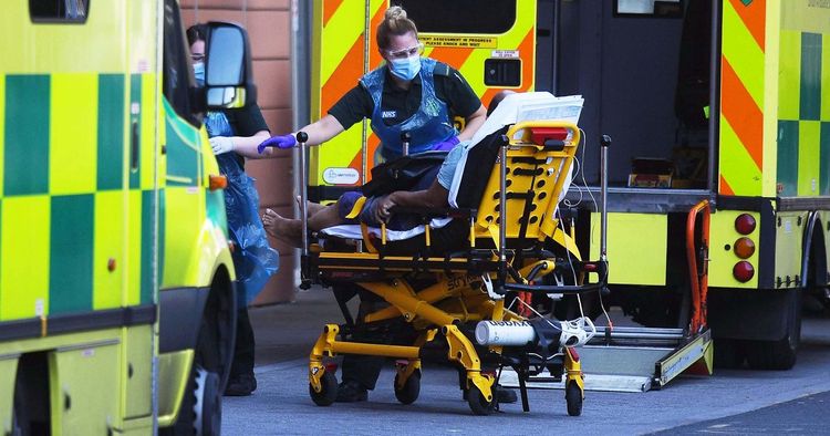 UK records 427 more coronavirus deaths 