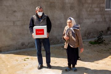 Bakcell supports low-income families in Bina settlement