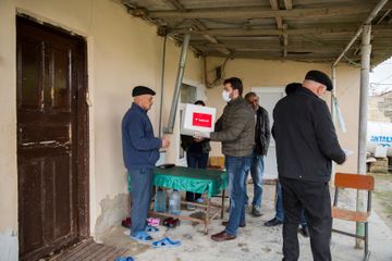 Bakcell supports low-income families in Bina settlement