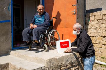 Bakcell supports low-income families in Bina settlement