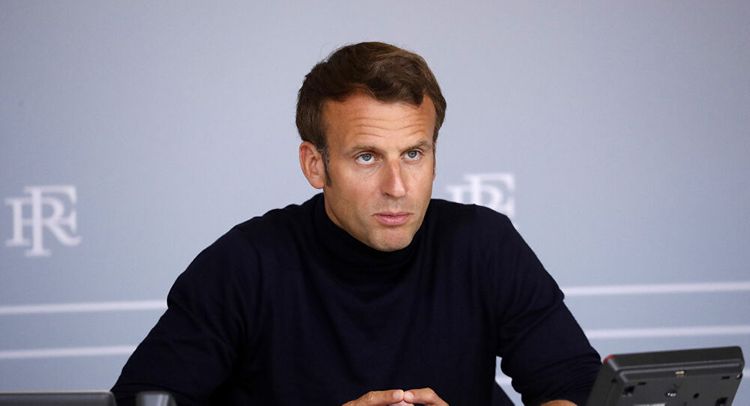 Macron's Approval Rating Falls 8 Points to 43% in April