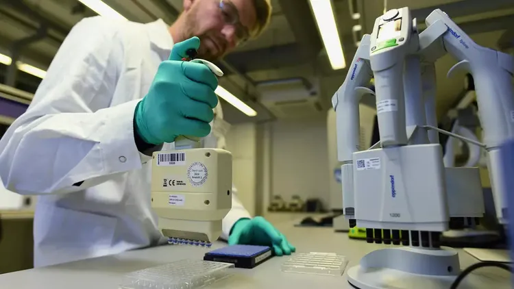 EU to hold video conference for COVID-19 vaccine search on Monday