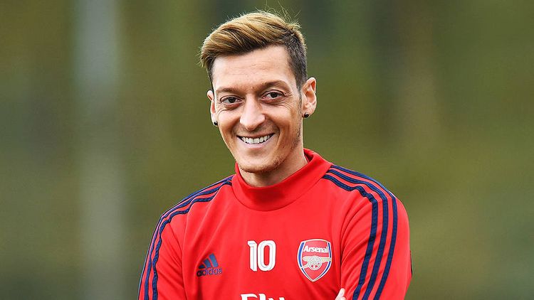 Mesut Ozil donates $101,000 in Ramadan to feed the poor in Syria, Somalia, and Turkey
