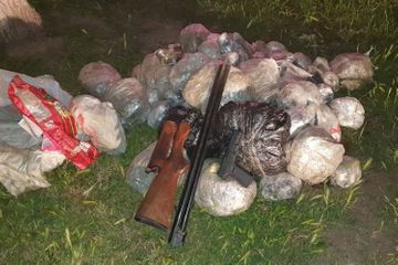 Azerbaijani border guards prevent smuggling of 115 kg of narcotic drugs and fire arms to country